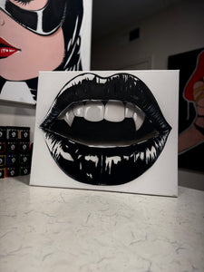 Black glossy Lips vampire